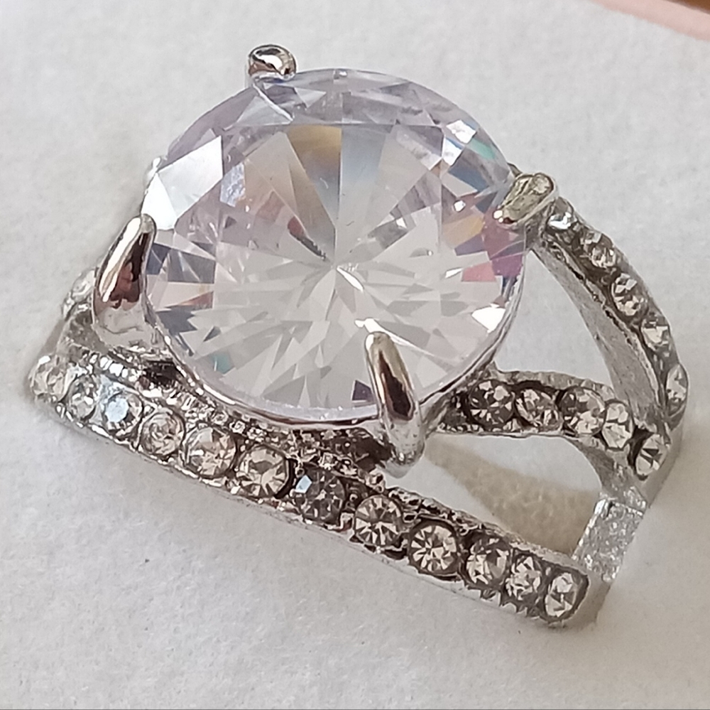 Cubic Zirconia Silver Tone Ring nwot